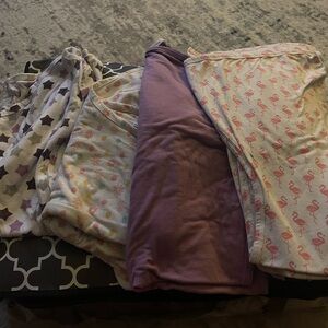 Special listing - 1 medium and 3 large.